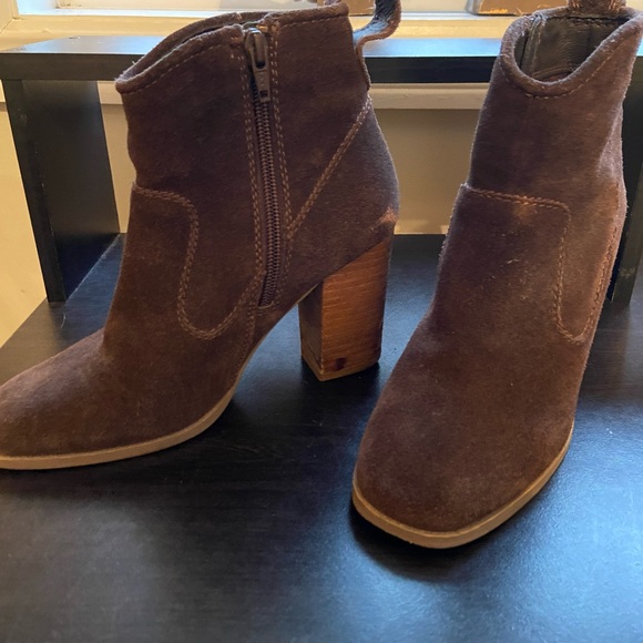 Steve Madden booties - brown suede - Picture 3 of 10